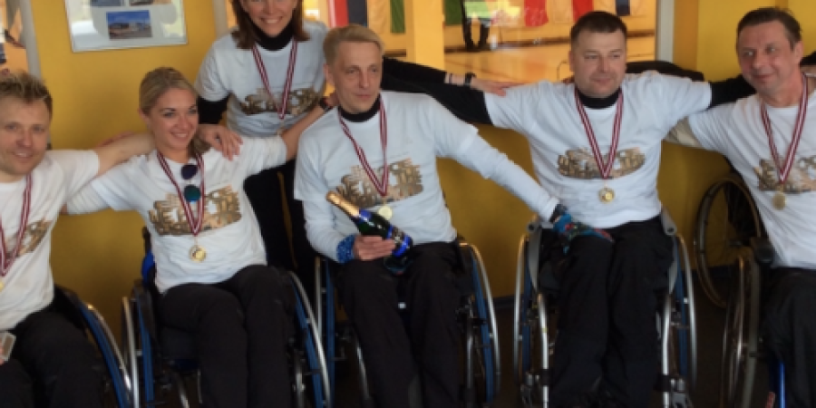 Noskaidroti ratiņkrēslu kērlinga čempioni