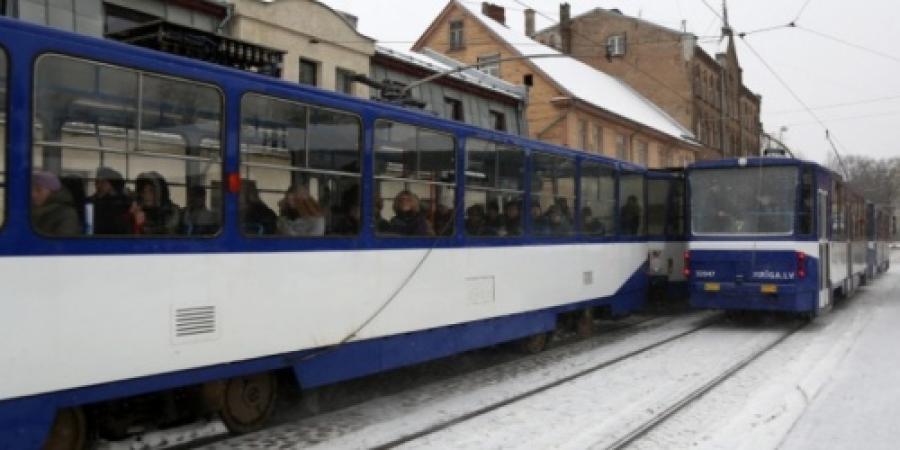 Rīga nodrošina pabalstus tiem cilvēkiem, kuri nespēj lietot sabiedrisko transportu