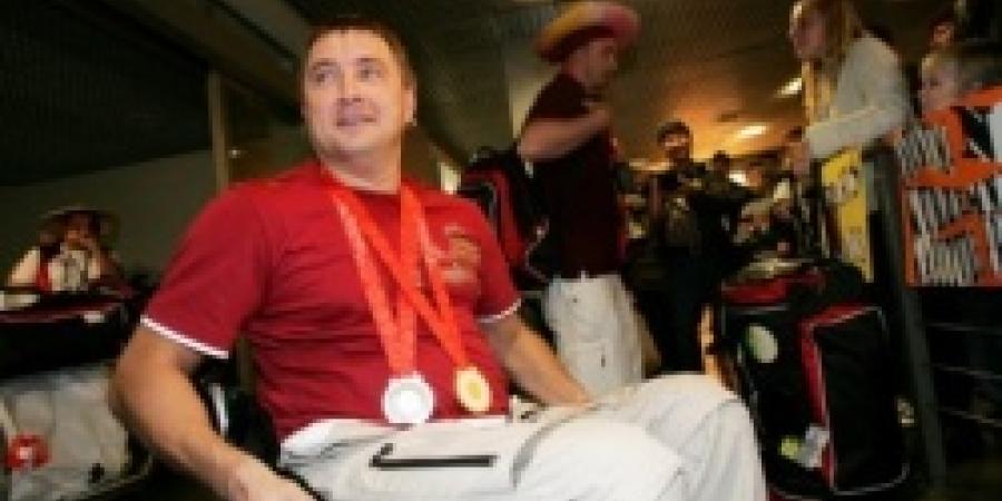 Divkārtējais Paralimpiskais čempions Aigars Apinis kļūst par divkārtēju pasaules čempionu