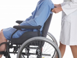 Tikšanās Apeironā ar Labklājības Ministrijas pārstāvjiem pārrunājot asistenta pakalpojumu.